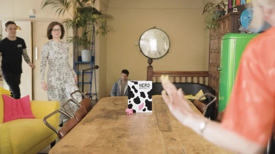 Megableu Kuddegedrag - Party Spel - Probeer Te Denken Zoals De Kudde - Gezelschapspel Voor Vrienden En Familie - Hoe Beter Je Elkaar Kent Hoe Beter Je Zal Scoren 4 Megableu Kuddegedrag - Party Spel - Probeer Te Denken Zoals De Kudde - Gezelschapspel Voor Vrienden En Familie - Hoe Beter Je Elkaar Kent Hoe Beter Je Zal Scoren - Afbeelding 2