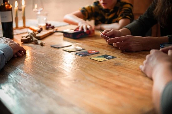Let's Talk Familie Kerstspel Editie Spelletjes Kaartspellen Voor Volwassenen En Kinderen – Vragen Spel 6 Let's Talk Familie Kerstspel Editie Spelletjes Kaartspellen Voor Volwassenen En Kinderen – Vragen Spel - Afbeelding 4