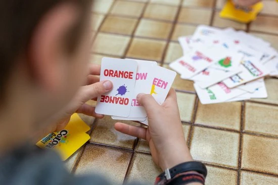 Shuffle - Color Addict - Kaartspel - Familiespel 9 Shuffle - Color Addict - Kaartspel - Familiespel - Afbeelding 7