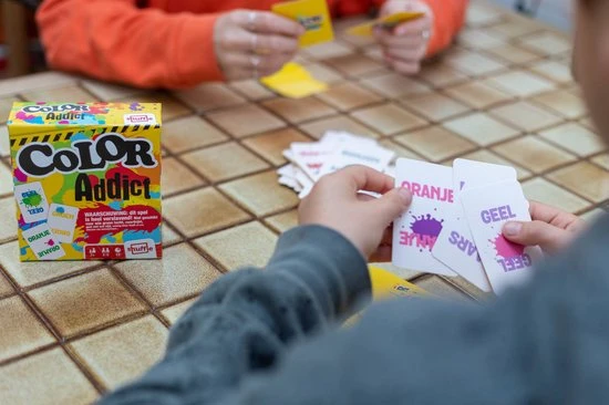 Shuffle - Color Addict - Kaartspel - Familiespel 10 Shuffle - Color Addict - Kaartspel - Familiespel - Afbeelding 8