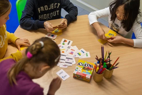 Shuffle - Color Addict - Kaartspel - Familiespel 13 Shuffle - Color Addict - Kaartspel - Familiespel - Afbeelding 11