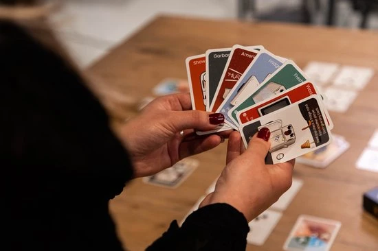 GoatLab Games King Fridge, The Cool Card Game - Kaartspel 5 GoatLab Games King Fridge, The Cool Card Game - Kaartspel - Afbeelding 3