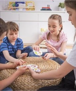 Zygomatic Board Game Studio Dobble Classic - Kaartspel 13 Zygomatic Board Game Studio Dobble Classic - Kaartspel -LEERZAME SPELLEN Verkoopwinkel 550x413 1