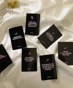 Merkloos All About Us - Relatiespel - Koppel Kaartspel - Vragen Kaartspel - Liefde -LEERZAME SPELLEN Verkoopwinkel 550x437 2