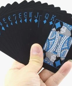Merkloos Luxe Speelkaarten Waterdicht - Poker Kaarten Waterdicht - Waterdicht Speelkaarten - Blauw / Zwart -LEERZAME SPELLEN Verkoopwinkel 550x461