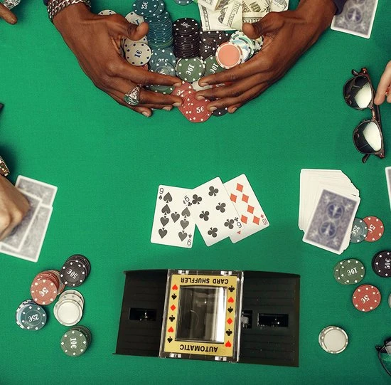 In Round Speelkaarten 2 Decks / Stokken – Stok Speel Kaarten – Spelkaarten – Voor Volwassen En Kinderen – Pokerkaarten – Kaart Spel / Kaartspel Set – Pestkaarten – Poker / Blackjack / Pesten – Rood / Blauw 10 In Round Speelkaarten 2 Decks / Stokken – Stok Speel Kaarten – Spelkaarten – Voor Volwassen En Kinderen – Pokerkaarten – Kaart Spel / Kaartspel Set – Pestkaarten – Poker / Blackjack / Pesten – Rood / Blauw - Afbeelding 8