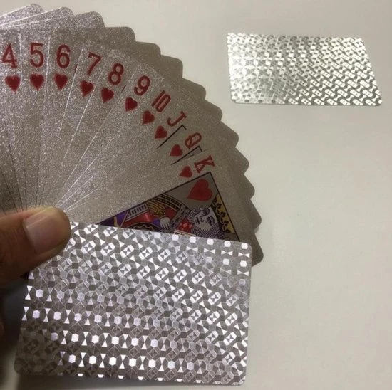 Merkloos Waterdichte Speelkaarten Zilver - Kaarten - Waterbestendig - Poker - Blackjack - Patience - Spelletjes - Kaarten Truukjes - Outdoor - Kaarten Set - Plastic Zilverfolie 7 Merkloos Waterdichte Speelkaarten Zilver - Kaarten - Waterbestendig - Poker - Blackjack - Patience - Spelletjes - Kaarten Truukjes - Outdoor - Kaarten Set - Plastic Zilverfolie - Afbeelding 5