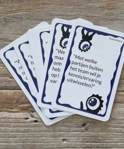 Odder Being - Visiekaarten Voor Teams - 55 Kaarten - Vragen Voor Teambuilding, Teamcoaching, Leiderschapscoaching -LEERZAME SPELLEN Verkoopwinkel 550x550 286
