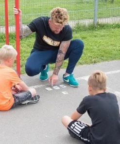 Footballastic - Kaartspel - Voetbal - Panna - Sport - Buiten Spelen - Sporten - Vrienden - Camping - Actie Spel - Wk 2022 - Actief Kaartspel - Kaartspel Kinderen - -LEERZAME SPELLEN Verkoopwinkel 550x550 320