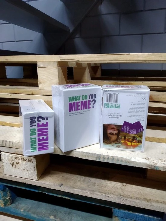 What Do You Meme - Kaartspel / Familiespel / Partyspel - Engelstalige Editie 14 What Do You Meme - Kaartspel / Familiespel / Partyspel - Engelstalige Editie - Afbeelding 12